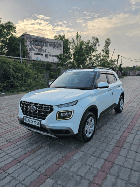 Buy VENUE 2022 S+ PETROL  at Rs. 680,000